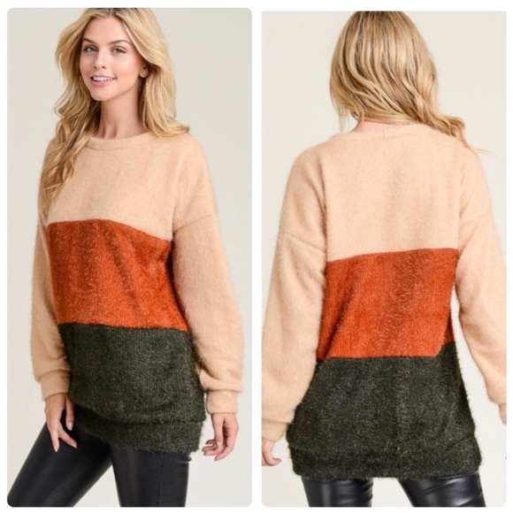 🆕🔥Multicolor Contrast Top with Round Neckline - Picture 2 of 6